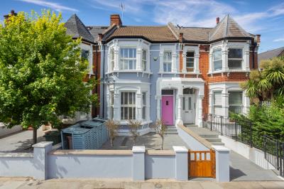 75  Hillfield Road